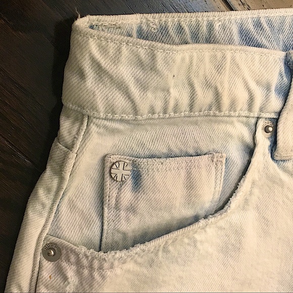 Hudson Jeans The Viper Denim Mini Skirt - Picture 4 of 16